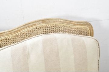 中古　美品　サラグレース(Sarah Grace)取り扱い　フランス　BLANC D'IVOIRE(ブランディボワール)　リネン生地　フレンチーシャビーな2Pソファ(二人掛け、アームソファ)(定価約44万円)(R-080161)