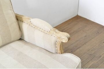 中古　美品　サラグレース(Sarah Grace)取り扱い　フランス　BLANC D'IVOIRE(ブランディボワール)　リネン生地　フレンチーシャビーな2Pソファ(二人掛け、アームソファ)(定価約44万円)(R-080161)