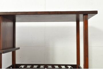 和製ビンテージ　高級杉材　浮造り仕上げ　透かし彫り　味わい深い佇まいが魅力の茶棚(茶箪笥、飾り棚、収納棚、戸棚、引き出し、ヴィンテージ)(R-080163)