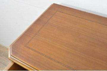 中古　イタリア高級輸入家具　小振りな象嵌入り　クラシカルな雰囲気と猫脚が魅力のキャビネット(サイドボード、サイドキャビネット、収納棚、戸棚)(R-080164)