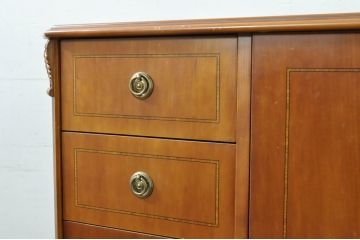 中古　イタリア高級輸入家具　小振りな象嵌入り　クラシカルな雰囲気と猫脚が魅力のキャビネット(サイドボード、サイドキャビネット、収納棚、戸棚)(R-080164)