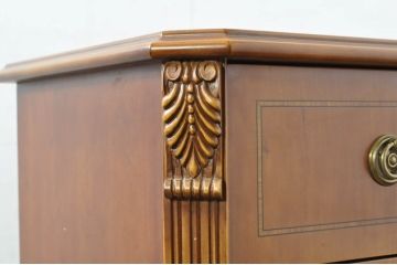 中古　イタリア高級輸入家具　小振りな象嵌入り　クラシカルな雰囲気と猫脚が魅力のキャビネット(サイドボード、サイドキャビネット、収納棚、戸棚)(R-080164)