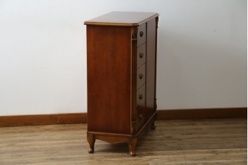 中古　イタリア高級輸入家具　小振りな象嵌入り　クラシカルな雰囲気と猫脚が魅力のキャビネット　(R-080164)