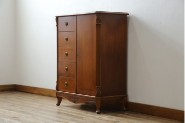 中古　イタリア高級輸入家具　小振りな象嵌入り　クラシカルな雰囲気と猫脚が魅力のキャビネット　(R-080164)