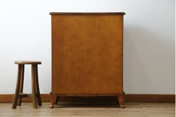 中古　イタリア高級輸入家具　小振りな象嵌入り　クラシカルな雰囲気と猫脚が魅力のキャビネット　(R-080164)