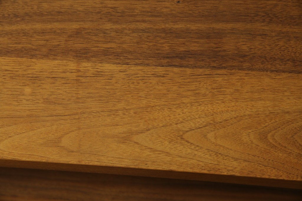 中古　ウォールナット材　シンプルなデザインが取り入れやすい素朴なテレビ台　(R-080166)