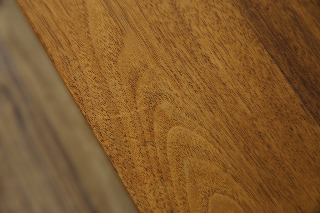 中古　ウォールナット材　シンプルなデザインが取り入れやすい素朴なテレビ台　(R-080166)