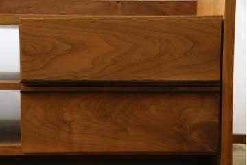 中古　ウォールナット材　シンプルなデザインが取り入れやすい素朴なテレビ台　(R-080166)