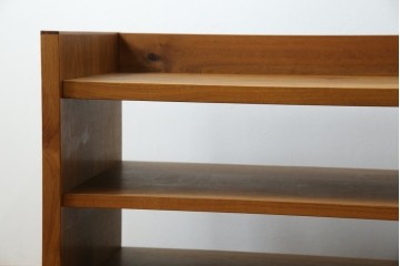 中古　ウォールナット材　シンプルなデザインが取り入れやすい素朴なテレビ台　(R-080166)