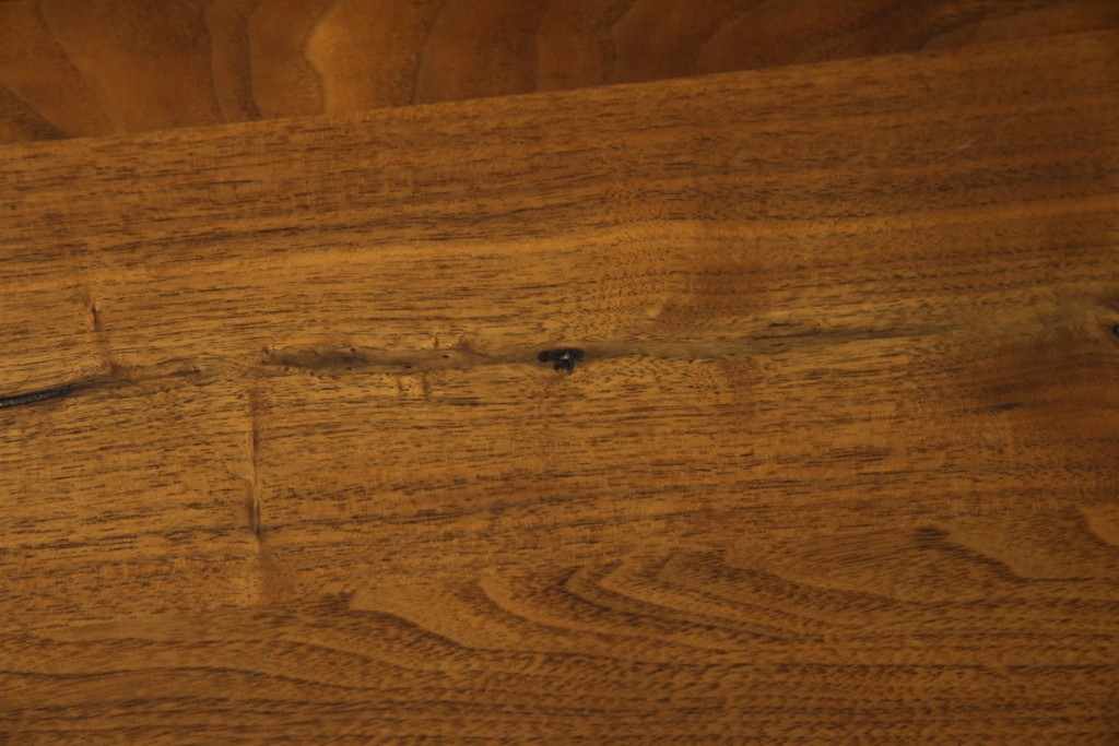 中古　ウォールナット材　シンプルなデザインが取り入れやすい素朴なテレビ台　(R-080166)