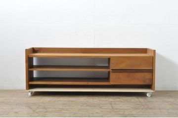 中古　ウォールナット材　シンプルなデザインが取り入れやすい素朴なテレビ台(リビングボード、テレビボード、収納棚)(R-080166)