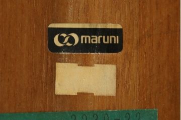 中古　美品　maruni(マルニ木工)　ベルサイユシリーズ　クラシカルな雰囲気漂う楕円形のセンターテーブル(ローテーブル、リビングテーブル、オーバルテーブル)(定価約13万円)(R-080168)