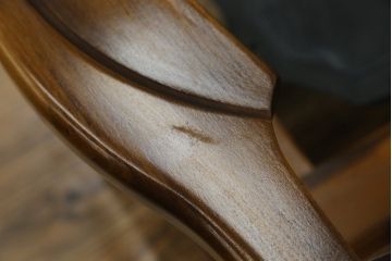 和製ビンテージ　希少な廃番品　オールドカリモク(karimoku)　コロニアルシリーズ　上品な佇まいが魅力の1Pソファ2脚セット(ラウンジチェア、アームチェア、1人掛け、ヴィンテージ)(R-080171)