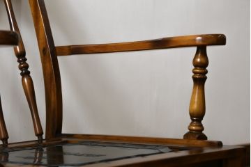 和製ビンテージ　希少な廃番品　オールドカリモク(karimoku)　コロニアルシリーズ　上品な佇まいが魅力の1Pソファ2脚セット(ラウンジチェア、アームチェア、1人掛け、ヴィンテージ)(R-080171)