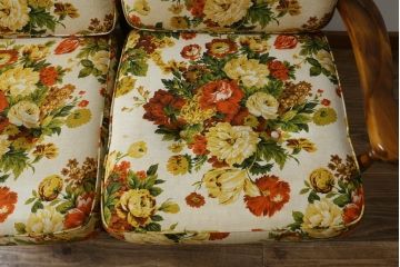 和製ビンテージ　希少な廃番品　オールドカリモク(karimoku)　コロニアルシリーズ　上品な佇まいが魅力の2Pソファ(アームチェア、2人掛け、ヴィンテージ)(R-080172)
