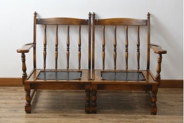 和製ビンテージ　希少な廃番品　オールドカリモク(karimoku)　コロニアルシリーズ　上品な佇まいが魅力の2Pソファ(アームチェア、2人掛け、ヴィンテージ)(R-080172)
