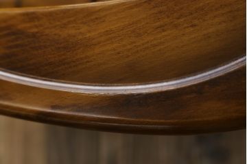 和製ビンテージ　希少な廃番品　オールドカリモク(karimoku)　コロニアルシリーズ　上品な佇まいが魅力の2Pソファ(アームチェア、2人掛け、ヴィンテージ)(R-080172)