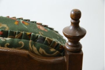 中古　飛騨産業　キツツキ　穂高シリーズ　クラシカルな佇まいで品のある1人掛けソファ(アームチェア、一人掛け、1Pソファ)(R-080173)
