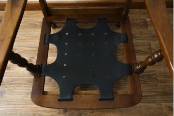 中古　飛騨産業　キツツキ　穂高シリーズ　クラシカルな佇まいで品のある1人掛けソファ(アームチェア、一人掛け、1Pソファ)(R-080173)