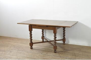 中古　美品　百貨店取り扱い　国産職人手作品　オーク材　ツイストレッグが特徴的なドローリーフテーブル(ダイニングテーブル、エクステンションテーブル、2人掛け、4人掛け、食卓)(定価約22万円)(R-080175)