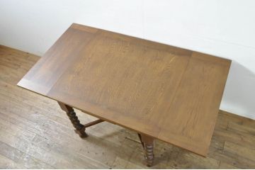 中古　美品　百貨店取り扱い　国産職人手作品　オーク材　ツイストレッグが特徴的なドローリーフテーブル(ダイニングテーブル、エクステンションテーブル、2人掛け、4人掛け、食卓)(定価約22万円)(R-080175)