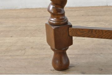 中古　美品　百貨店取り扱い　国産職人手作品　オーク材　ツイストレッグが特徴的なドローリーフテーブル(ダイニングテーブル、エクステンションテーブル、2人掛け、4人掛け、食卓)(定価約22万円)(R-080175)