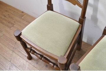 中古　美品　百貨店取り扱い　国産職人手作品　オーク材　クラシカルな雰囲気が魅力のチェア4脚セット(ダイニングチェア、アームレスチェア、椅子、イス、バラ売り可能)(定価1脚約5万円)(R-080176)