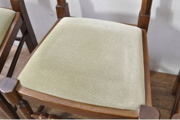 中古　美品　百貨店取り扱い　国産職人手作品　オーク材　クラシカルな雰囲気が魅力のチェア4脚セット(ダイニングチェア、アームレスチェア、椅子、イス、バラ売り可能)(定価1脚約5万円)(R-080176)