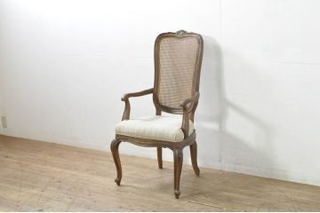 中古　DREXEL HERITAGE(ドレクセルヘリテイジ)　　old continent(オールドコンチネント)　上品な曲線デザインが目を引くアームチェア(椅子、イス、ダイニングチェア、サロンチェア)(R-080177)