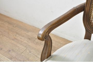中古　DREXEL HERITAGE(ドレクセルヘリテイジ)　　old continent(オールドコンチネント)　上品な曲線デザインが目を引くアームチェア(椅子、イス、ダイニングチェア、サロンチェア)(R-080177)