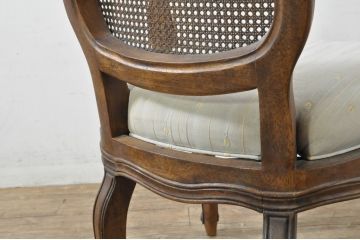 中古　DREXEL HERITAGE(ドレクセルヘリテイジ)　　old continent(オールドコンチネント)　上品な曲線デザインが目を引くアームチェア(椅子、イス、ダイニングチェア、サロンチェア)(R-080177)