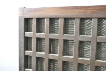 アンティーク建具　上手物!!　背が高くて立派な升目(マス目)格子蔵戸1枚(きつね格子、狐格子、引き戸、玄関戸)(R-080180)