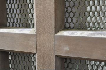 アンティーク建具　上手物!!　背が高くて立派な升目(マス目)格子蔵戸1枚(きつね格子、狐格子、引き戸、玄関戸)(R-080180)