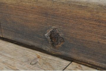 アンティーク建具　新潟産　重厚感のある佇まいが魅力の一枚板の蔵戸1枚(引き戸、玄関戸)(R-080181)