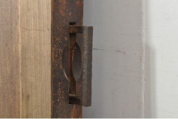 アンティーク建具　新潟産　重厚感のある佇まいが魅力の一枚板の蔵戸1枚(引き戸、玄関戸)(R-080181)
