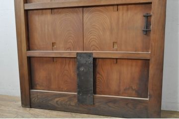 アンティーク建具　総欅(ケヤキ)材　重厚感のある佇まいが魅力の蔵戸1枚(引き戸、玄関戸)(R-080182)