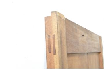 アンティーク建具　総欅(ケヤキ)材　重厚感のある佇まいが魅力の蔵戸1枚(引き戸、玄関戸)(R-080182)