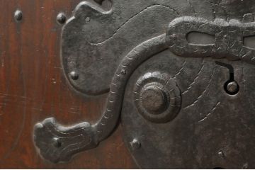 アンティーク建具　北陸産　欅(ケヤキ)材・檜(ヒノキ)材　和の空間を高める格子蔵戸1枚(格子戸、引き戸、玄関戸)(R-080184)