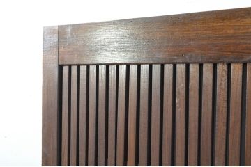 アンティーク建具　総欅(ケヤキ)材　時代の流れを感じさせる格子蔵戸1枚(引き戸、玄関戸、格子戸)(R-080185)