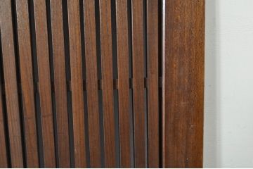 アンティーク建具　総欅(ケヤキ)材　時代の流れを感じさせる格子蔵戸1枚(引き戸、玄関戸、格子戸)(R-080185)