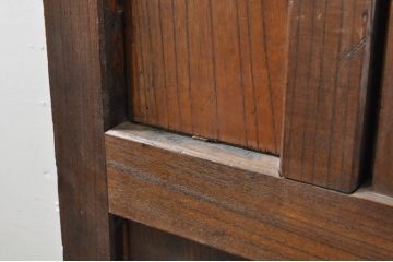 アンティーク建具　総欅(ケヤキ)材　時代の流れを感じさせる格子蔵戸1枚(引き戸、玄関戸、格子戸)(R-080185)