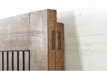 アンティーク建具　総欅(ケヤキ)材　時代の流れを感じさせる格子蔵戸1枚(引き戸、玄関戸、格子戸)(R-080185)
