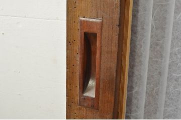 アンティーク建具　総欅(ケヤキ)材　時代の流れを感じさせる格子蔵戸1枚(引き戸、玄関戸、格子戸)(R-080185)