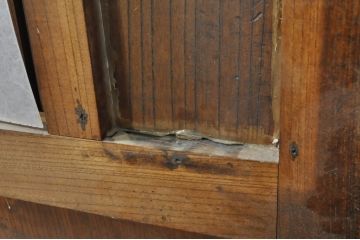 アンティーク建具　総欅(ケヤキ)材　時代の流れを感じさせる格子蔵戸1枚(引き戸、玄関戸、格子戸)(R-080185)