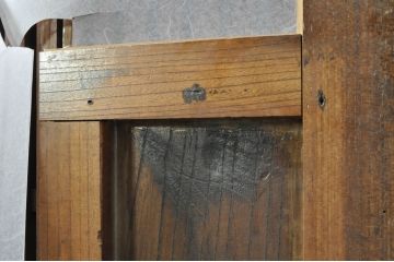 アンティーク建具　総欅(ケヤキ)材　時代の流れを感じさせる格子蔵戸1枚(引き戸、玄関戸、格子戸)(R-080185)