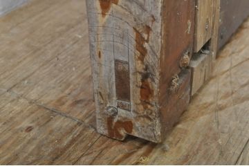 アンティーク建具　欅(ケヤキ)材　堂々とした佇まいが存在感を放つ格子蔵戸1枚(玄関戸、格子戸、引き戸)(R-080188)