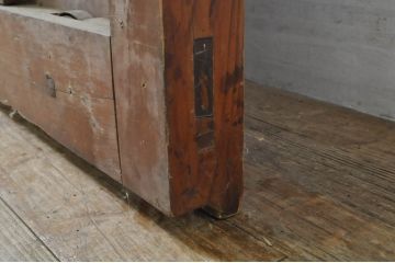 アンティーク建具　欅(ケヤキ)材・檜(ヒノキ)材　巾着をモチーフにした金具が目を引く格子蔵戸1枚(玄関戸、格子戸、引き戸)(R-080189)