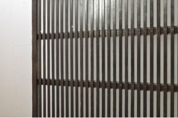 アンティーク建具　希少サイズ!!　落ち着いた和の空間を演出する背の高い幅広ガラス格子戸2枚セット(帯戸、引き戸、ガラス戸)(R-080190)
