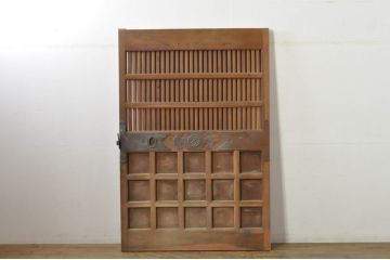 アンティーク建具　特注　上手物!!　桟も太く存在感のある銅金具がアクセントの格子蔵戸1枚(玄関戸、格子戸、引き戸)(R-080193)