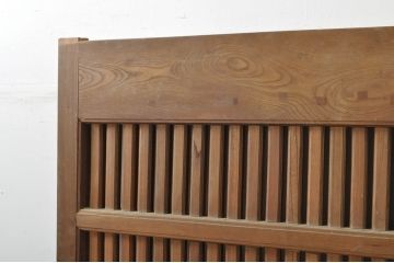 アンティーク建具　特注　上手物!!　桟も太く存在感のある銅金具がアクセントの格子蔵戸1枚(玄関戸、格子戸、引き戸)(R-080193)